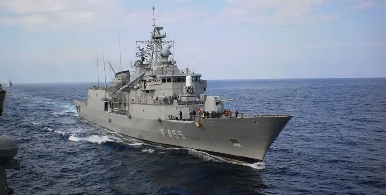 Απίστευτο! – Την κατάργηση του πεδίου βολής στο Πετροκάραβο Σαρωνικού ζητά ο αντιπεριφερειάρχης Νήσων Π. Χατζηπέρος